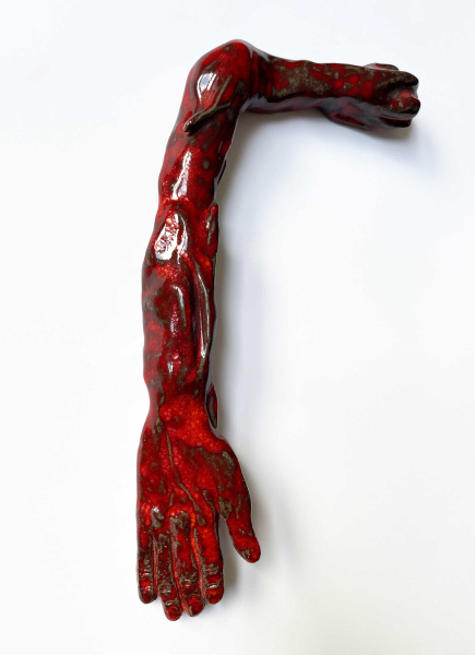 Will Fredo, “Remembrance of nature in the milpa subject (person, rhino, Araucaria tree)”, 32 x 12 x 11 cm.